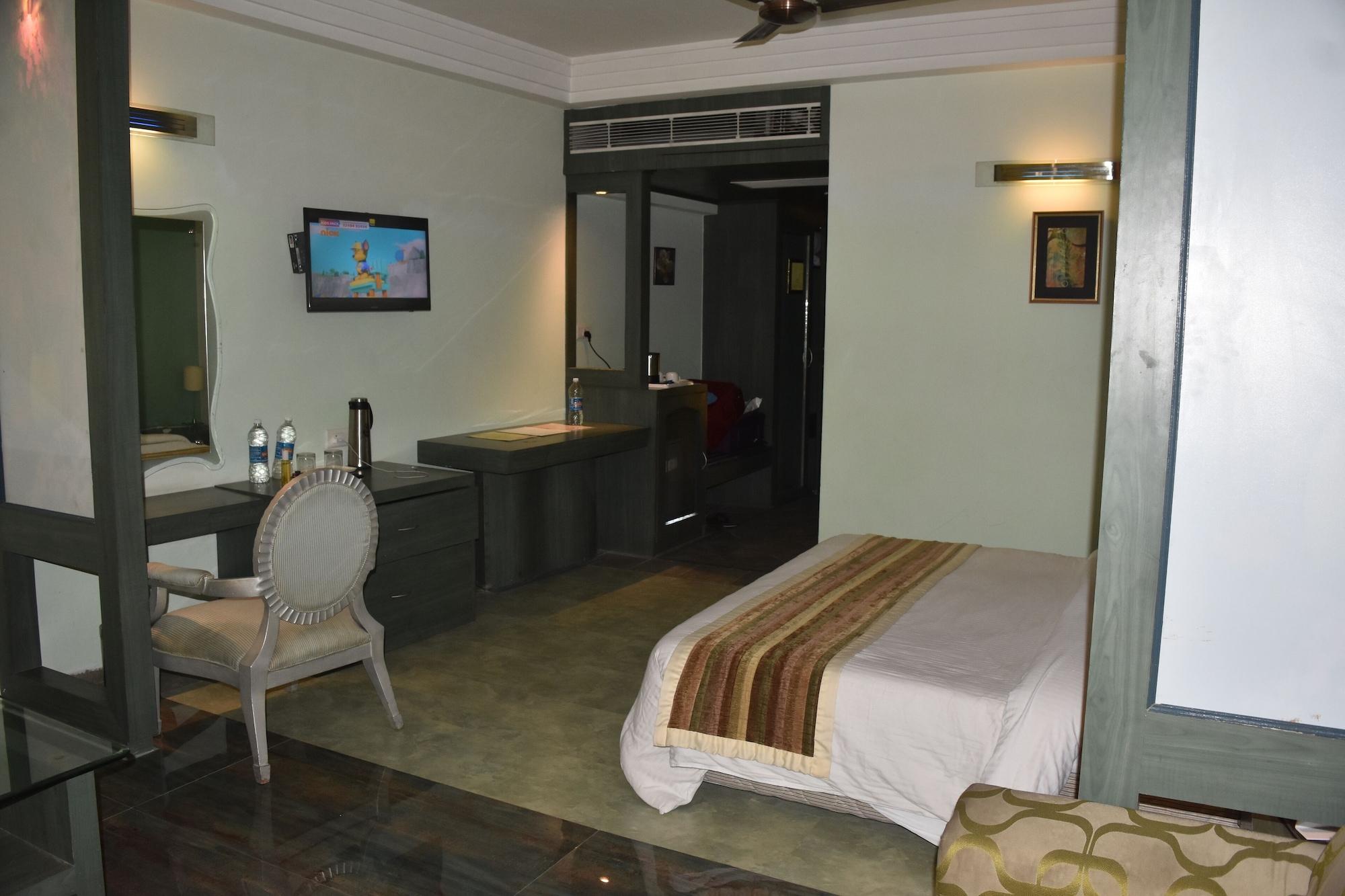 K C Residency Vaishnodevi Hotel Katra  Buitenkant foto