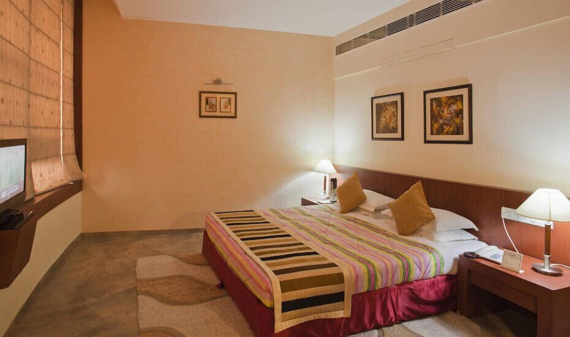 K C Residency Vaishnodevi Hotel Katra  Buitenkant foto