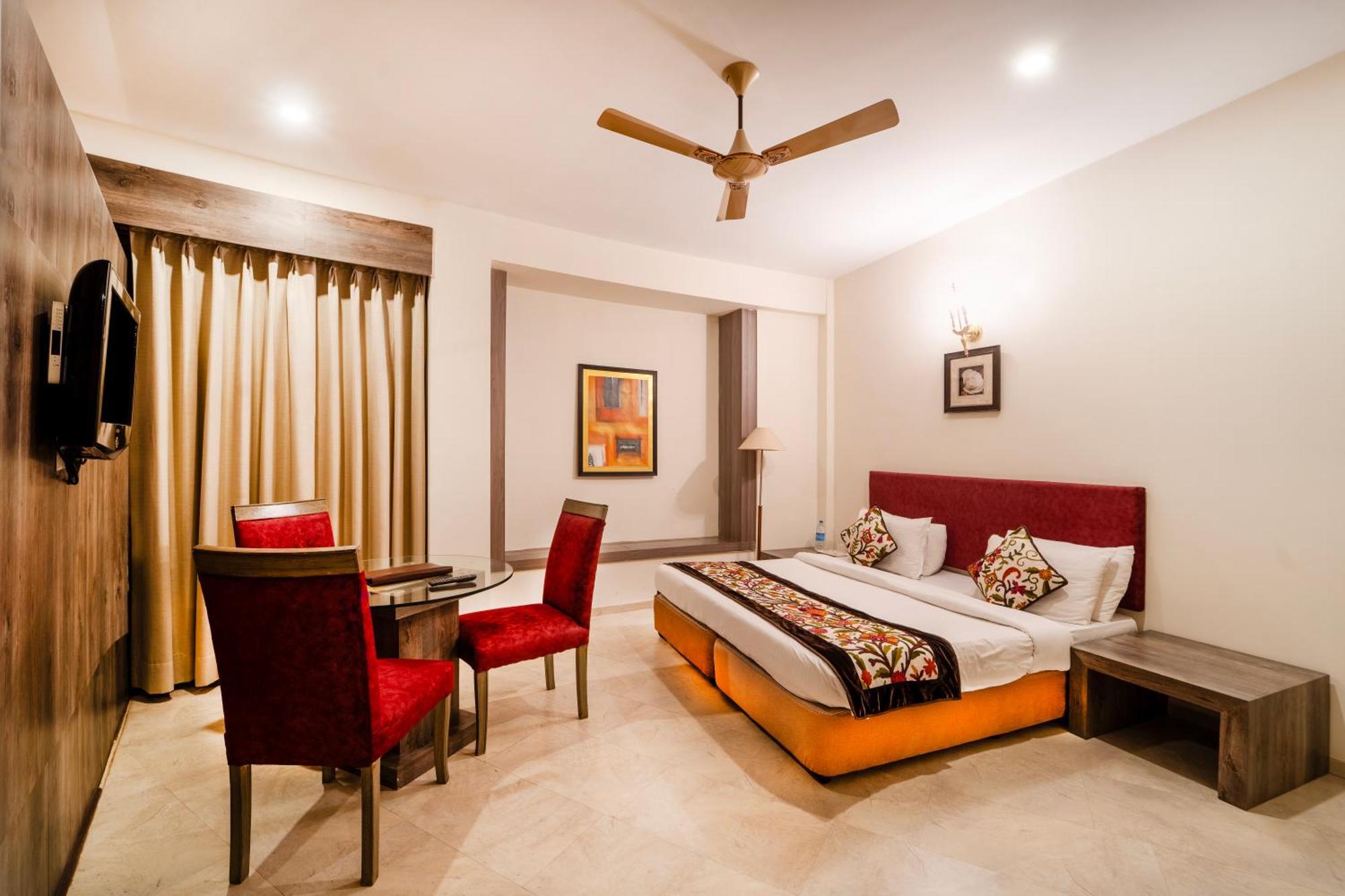 K C Residency Vaishnodevi Hotel Katra  Buitenkant foto