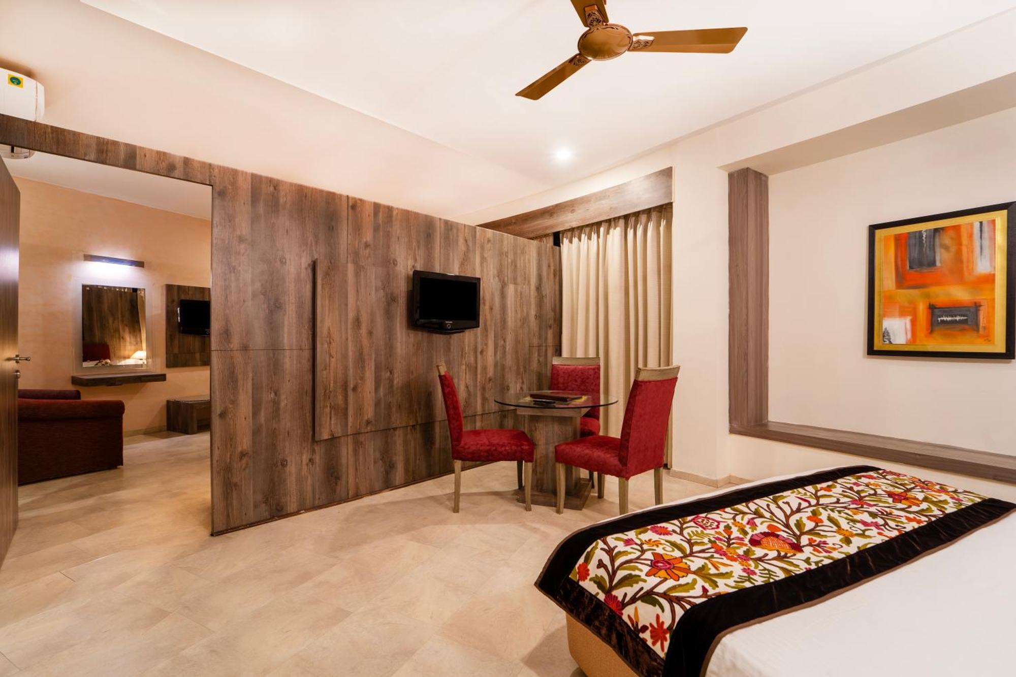K C Residency Vaishnodevi Hotel Katra  Buitenkant foto
