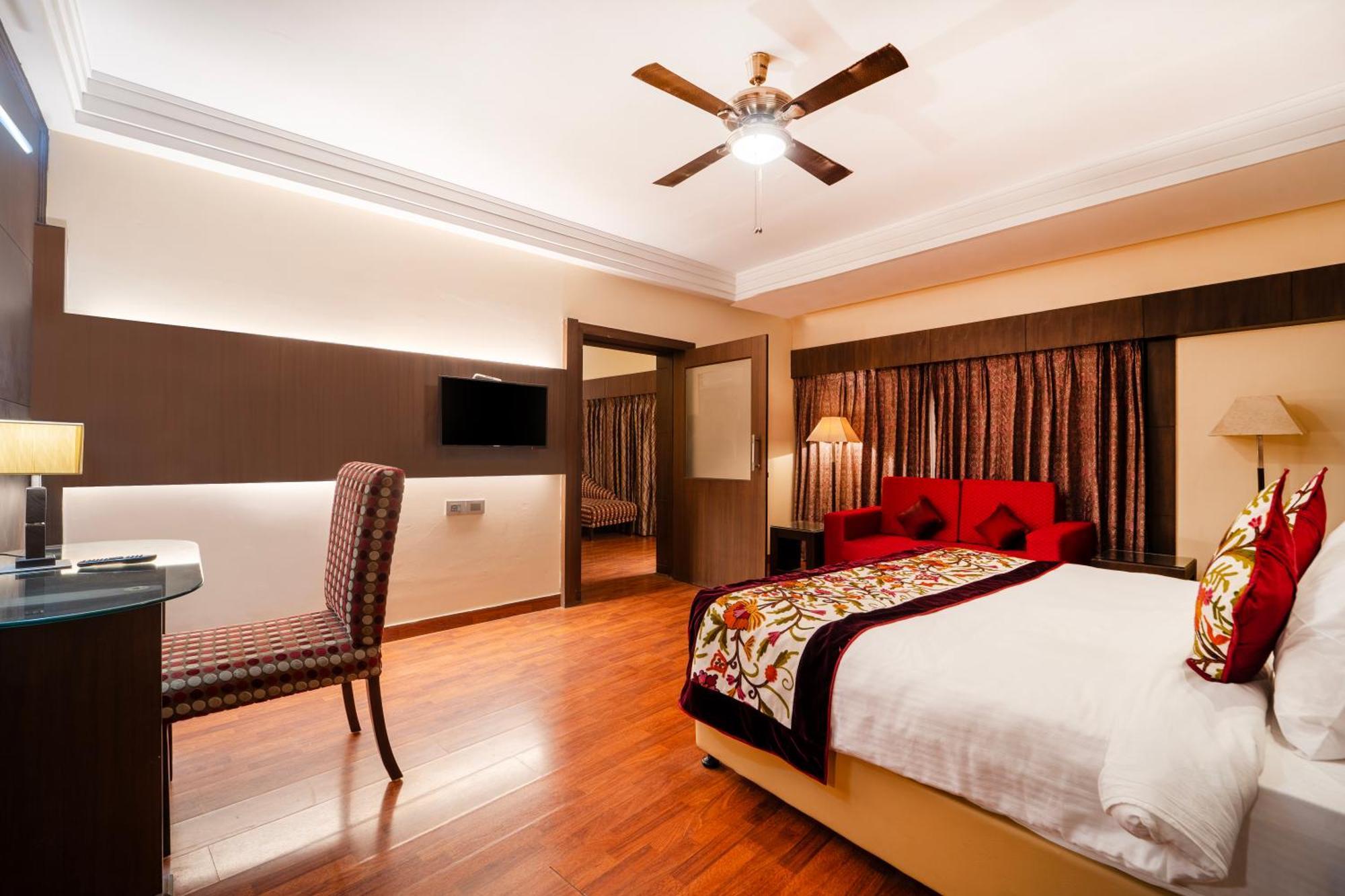 K C Residency Vaishnodevi Hotel Katra  Buitenkant foto