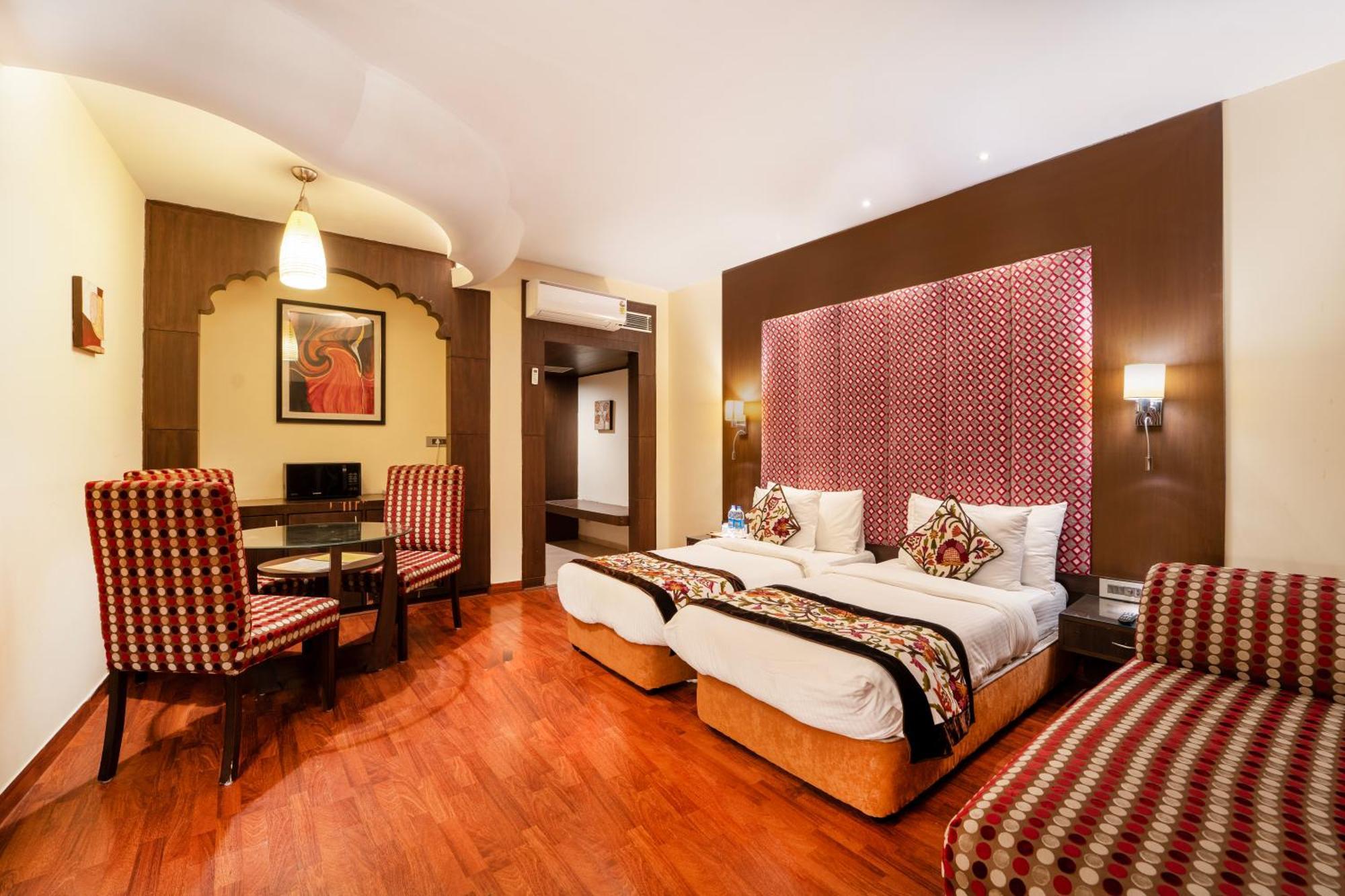 K C Residency Vaishnodevi Hotel Katra  Buitenkant foto