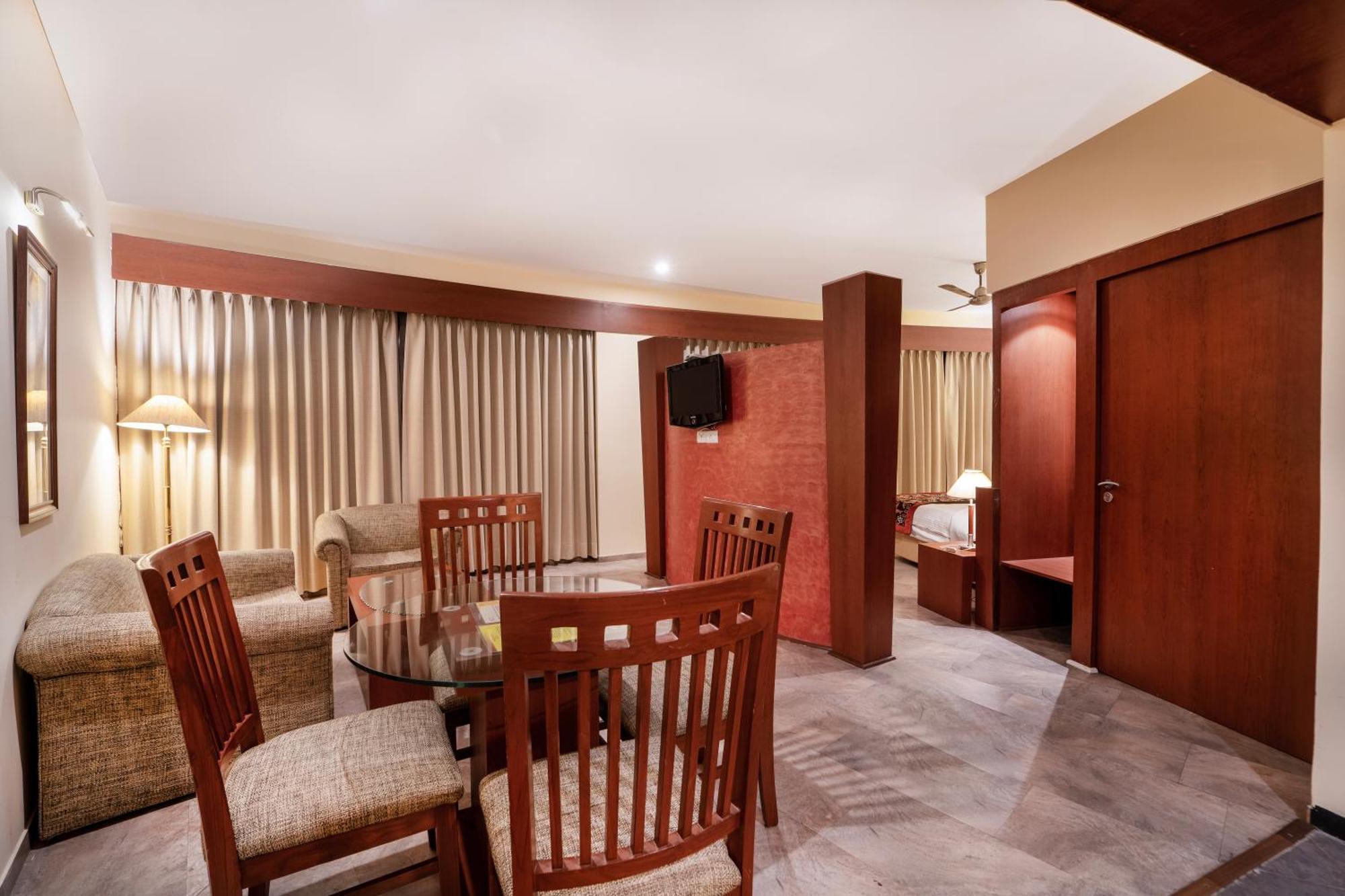 K C Residency Vaishnodevi Hotel Katra  Buitenkant foto