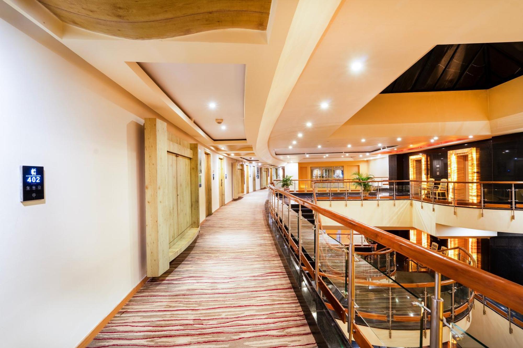 K C Residency Vaishnodevi Hotel Katra  Buitenkant foto
