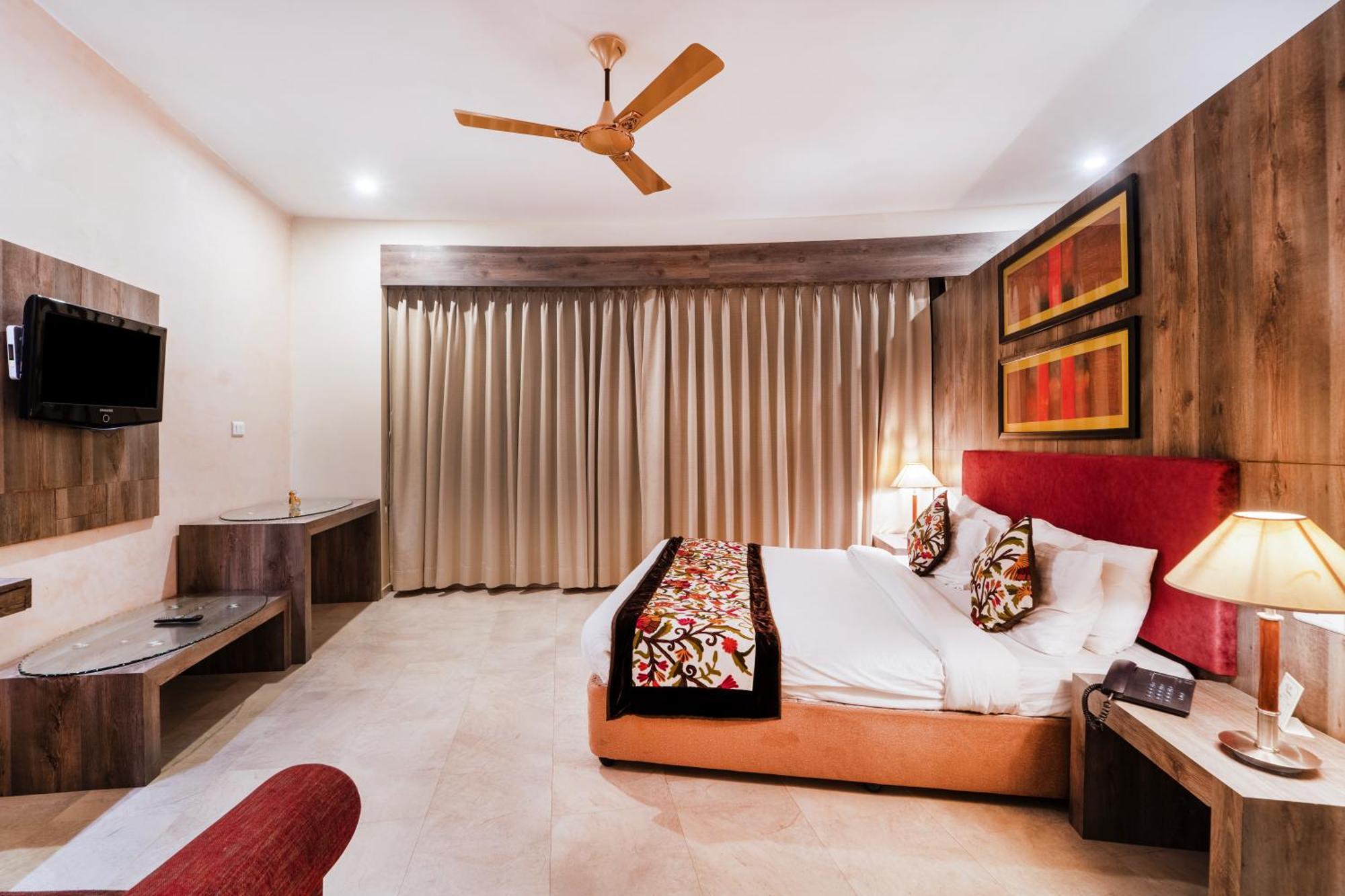 K C Residency Vaishnodevi Hotel Katra  Buitenkant foto