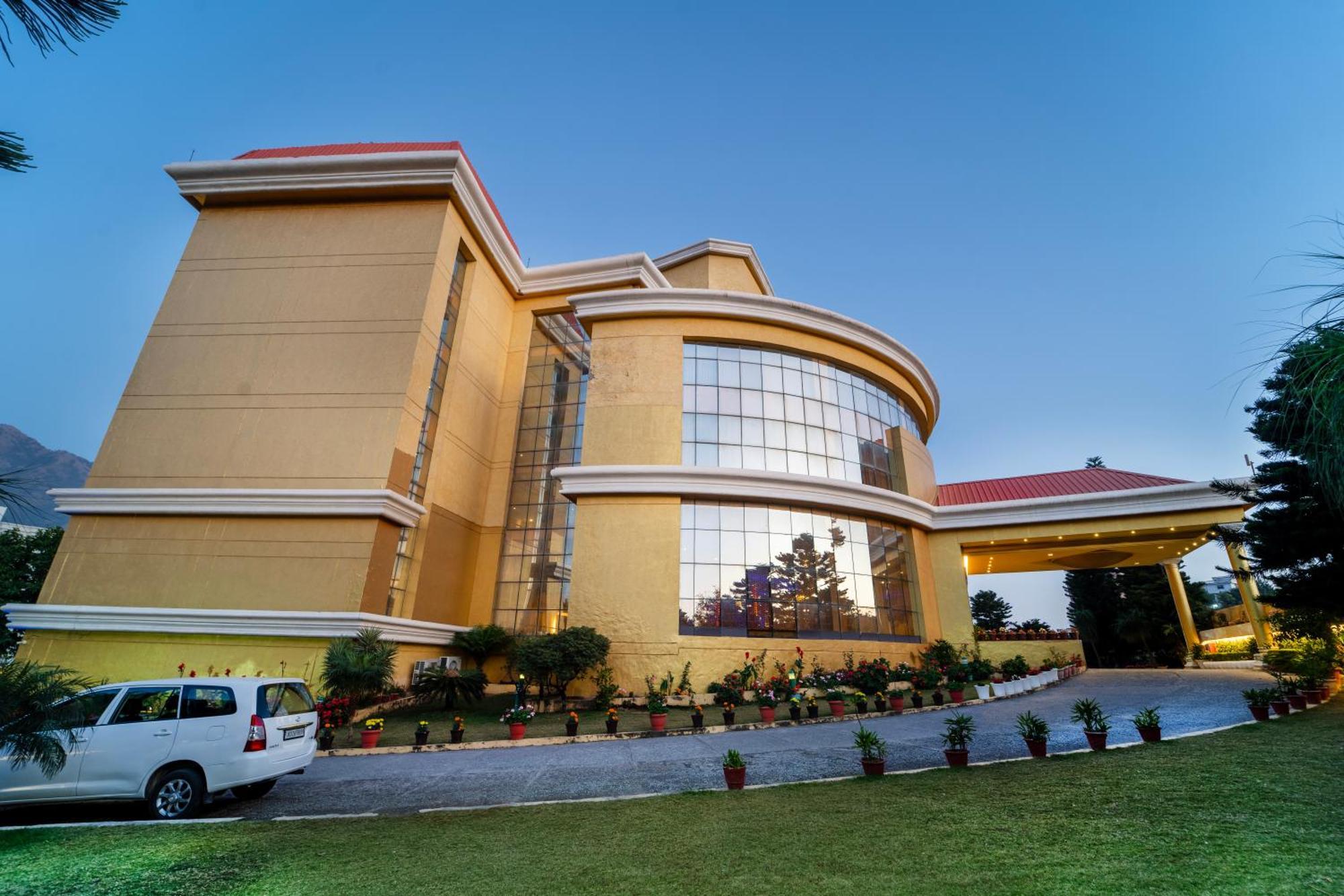 K C Residency Vaishnodevi Hotel Katra  Buitenkant foto