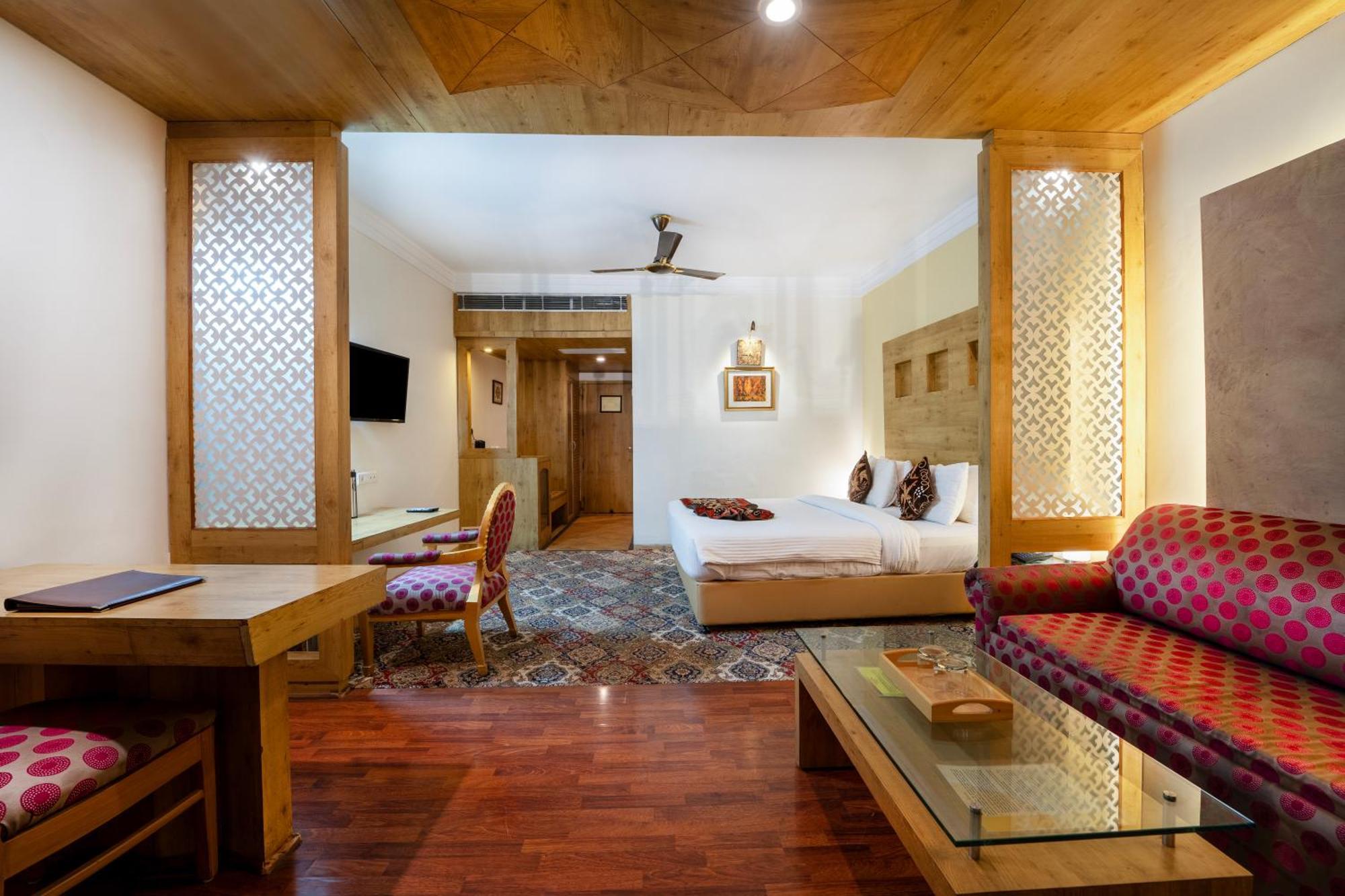 K C Residency Vaishnodevi Hotel Katra  Buitenkant foto