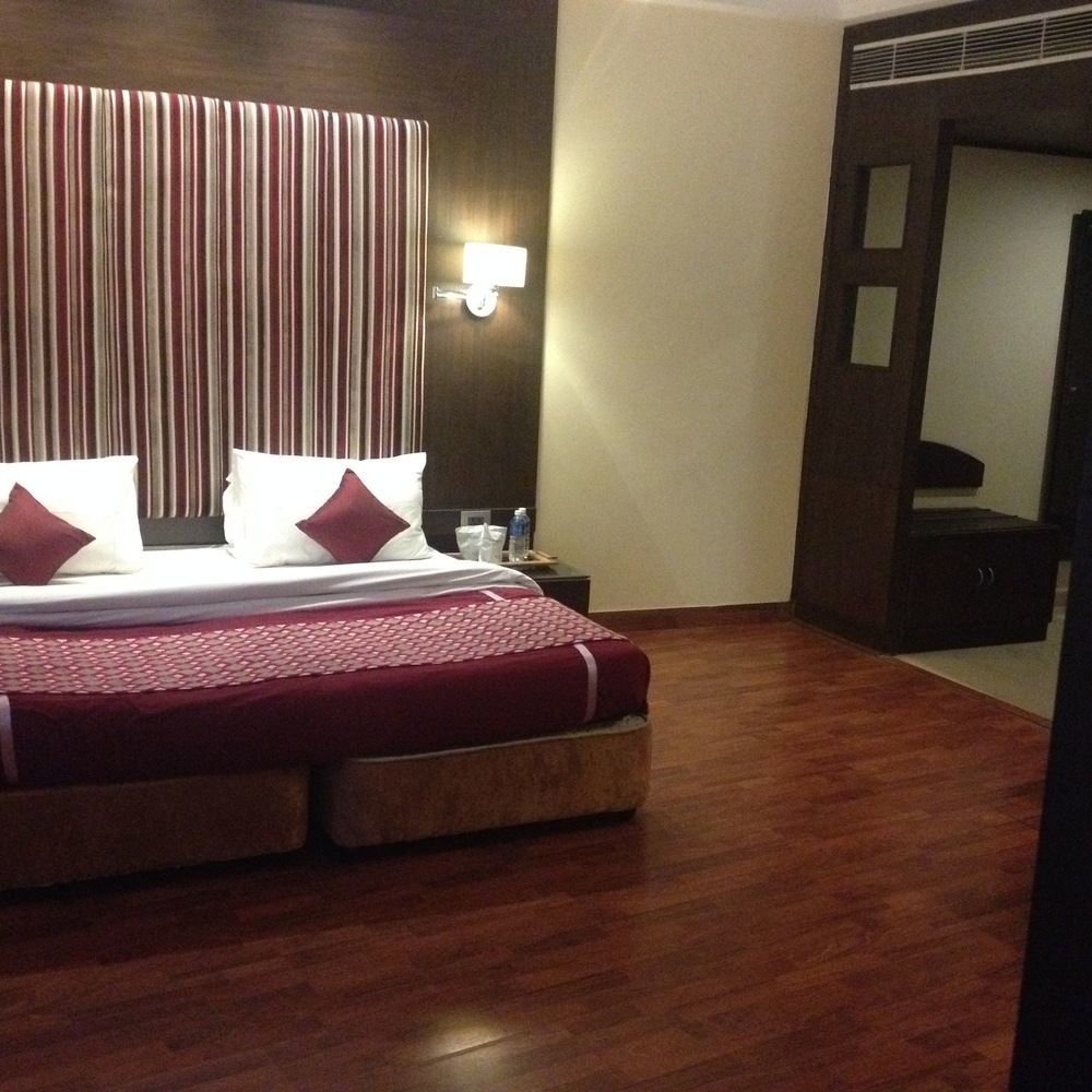 K C Residency Vaishnodevi Hotel Katra  Buitenkant foto