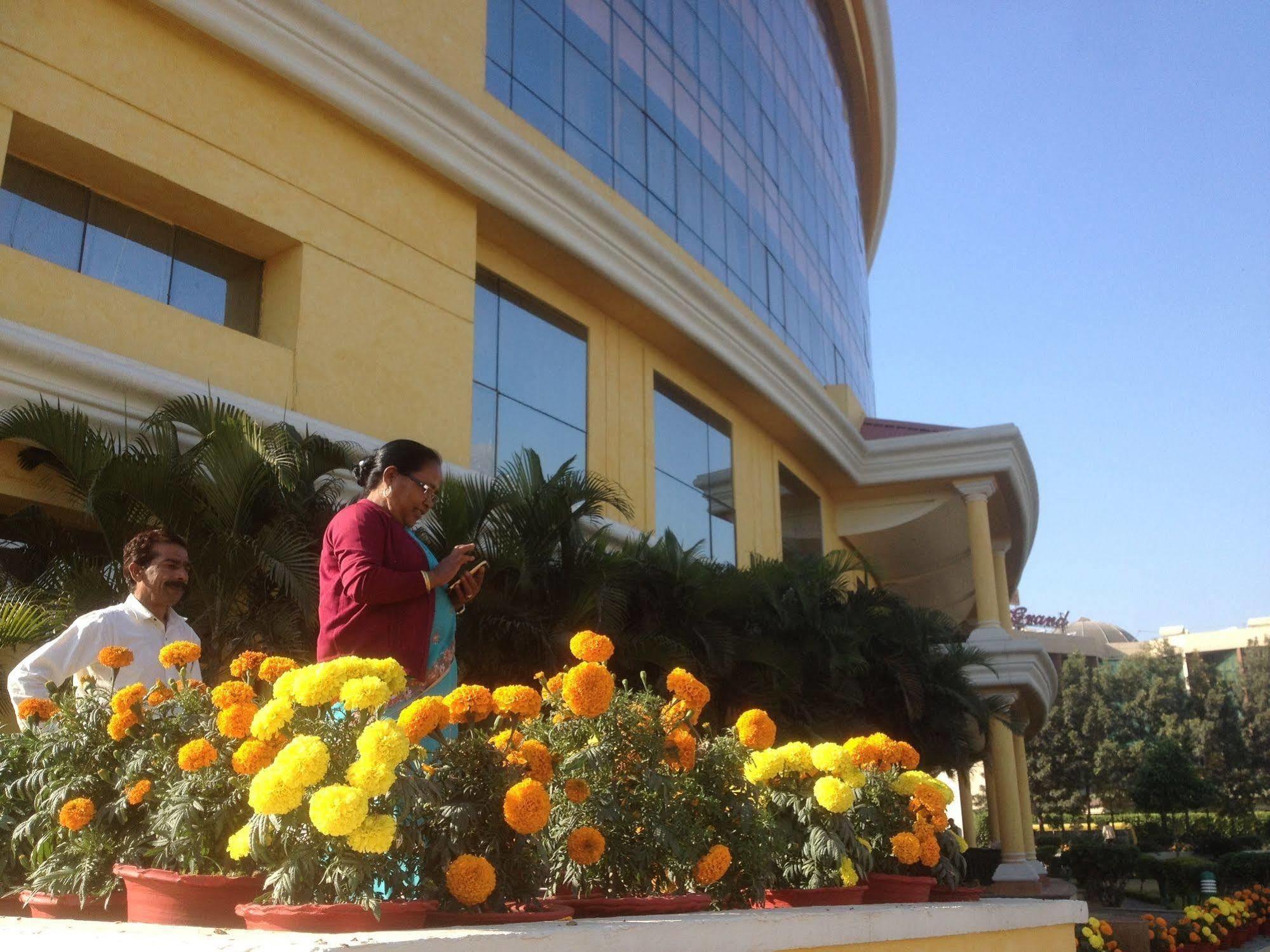 K C Residency Vaishnodevi Hotel Katra  Buitenkant foto